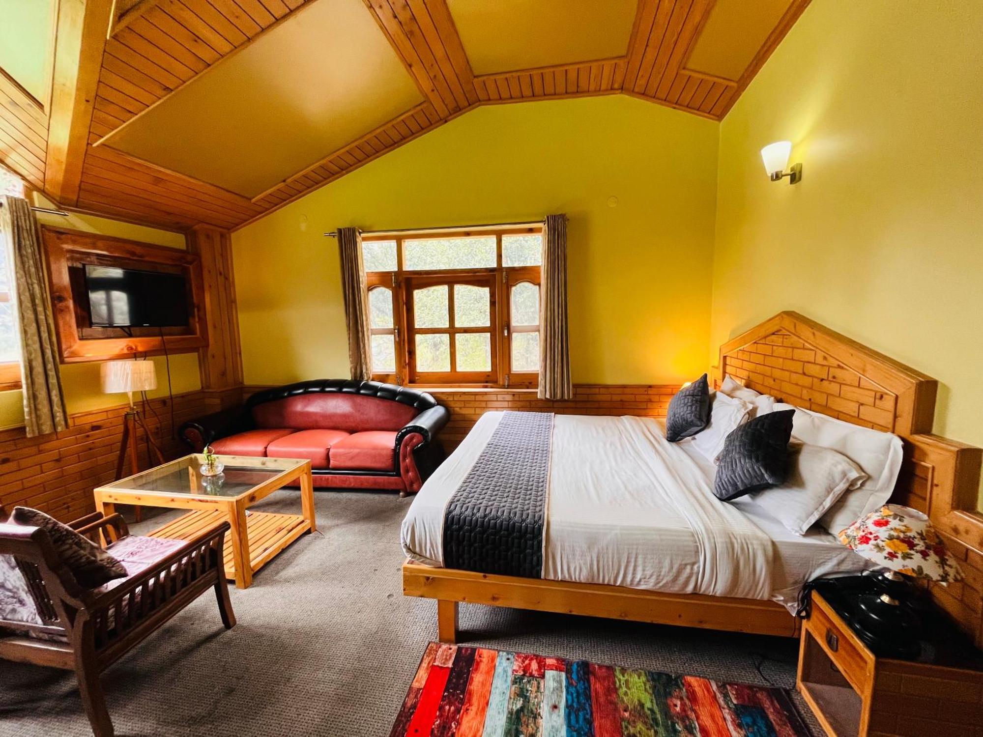 Hotel Hollywood Manali - Scenic River & Mountain View With Premium Rooms Exterior photo