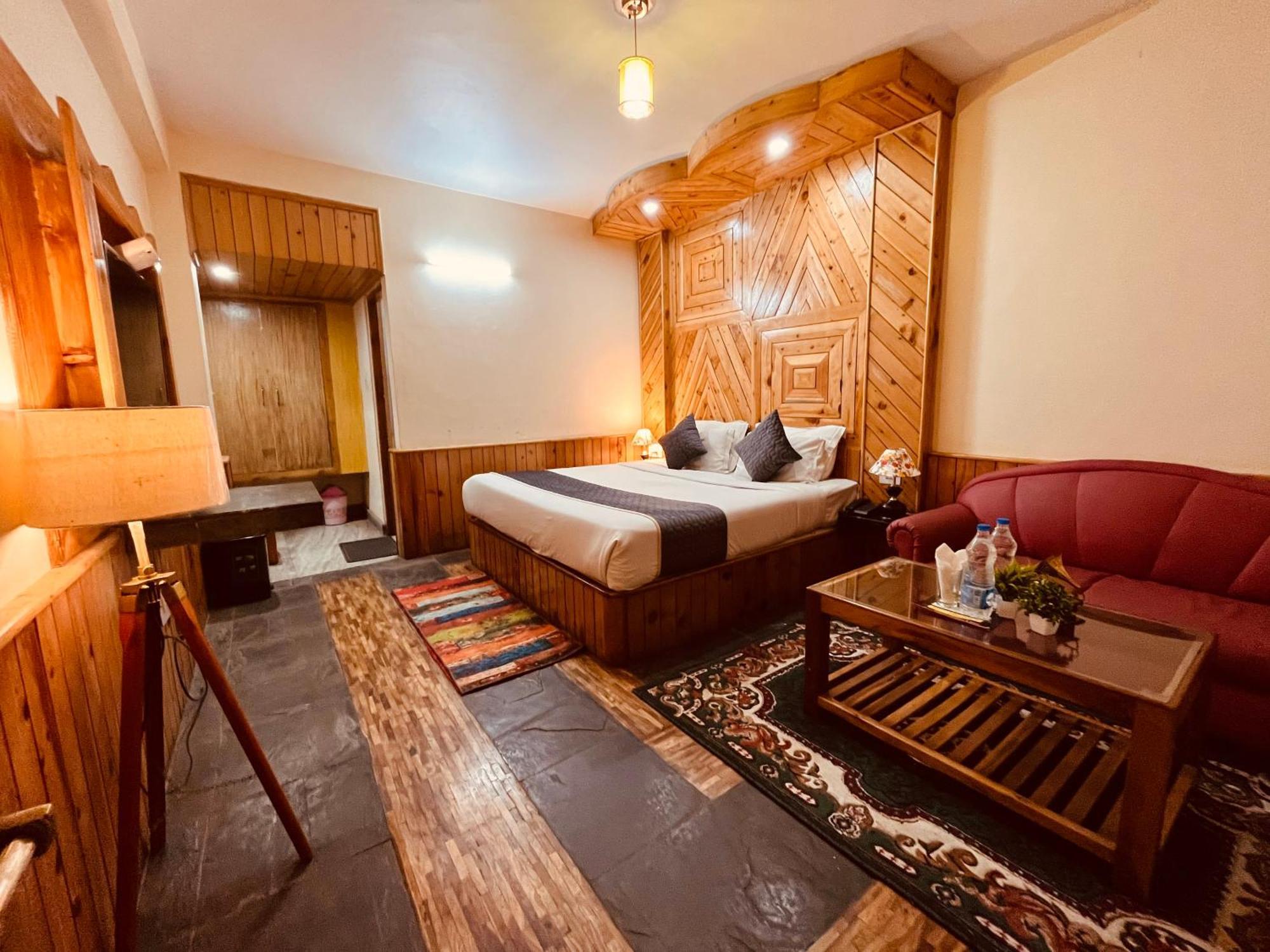 Hotel Hollywood Manali - Scenic River & Mountain View With Premium Rooms Exterior photo