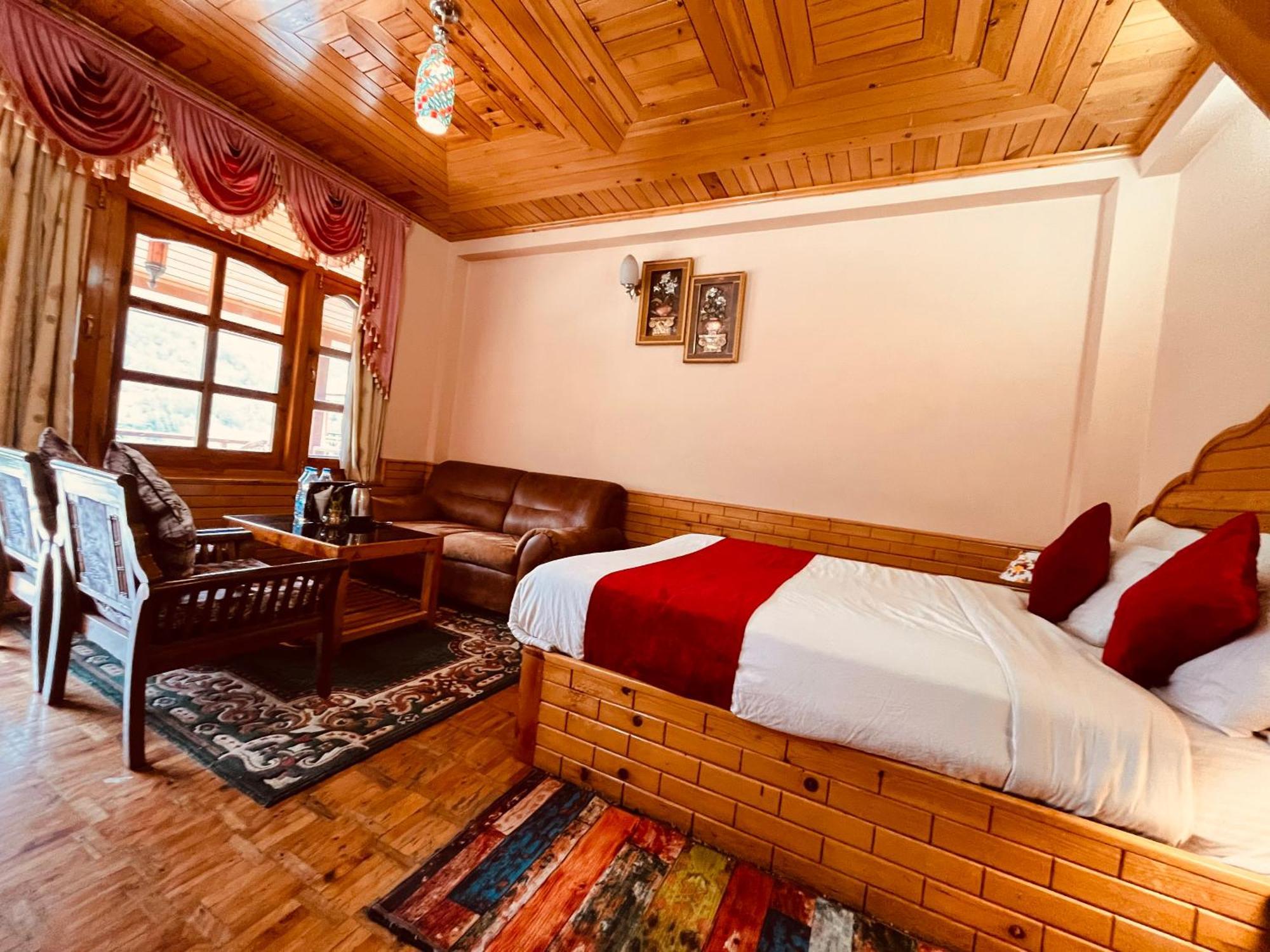 Hotel Hollywood Manali - Scenic River & Mountain View With Premium Rooms Exterior photo